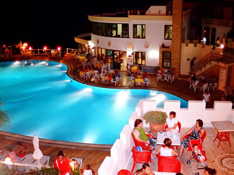 Family Belvedere Hotel Bodrum Bagian luar foto